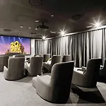Circle On Cavill Surfers Paradise Apartments-Holiday Paradise